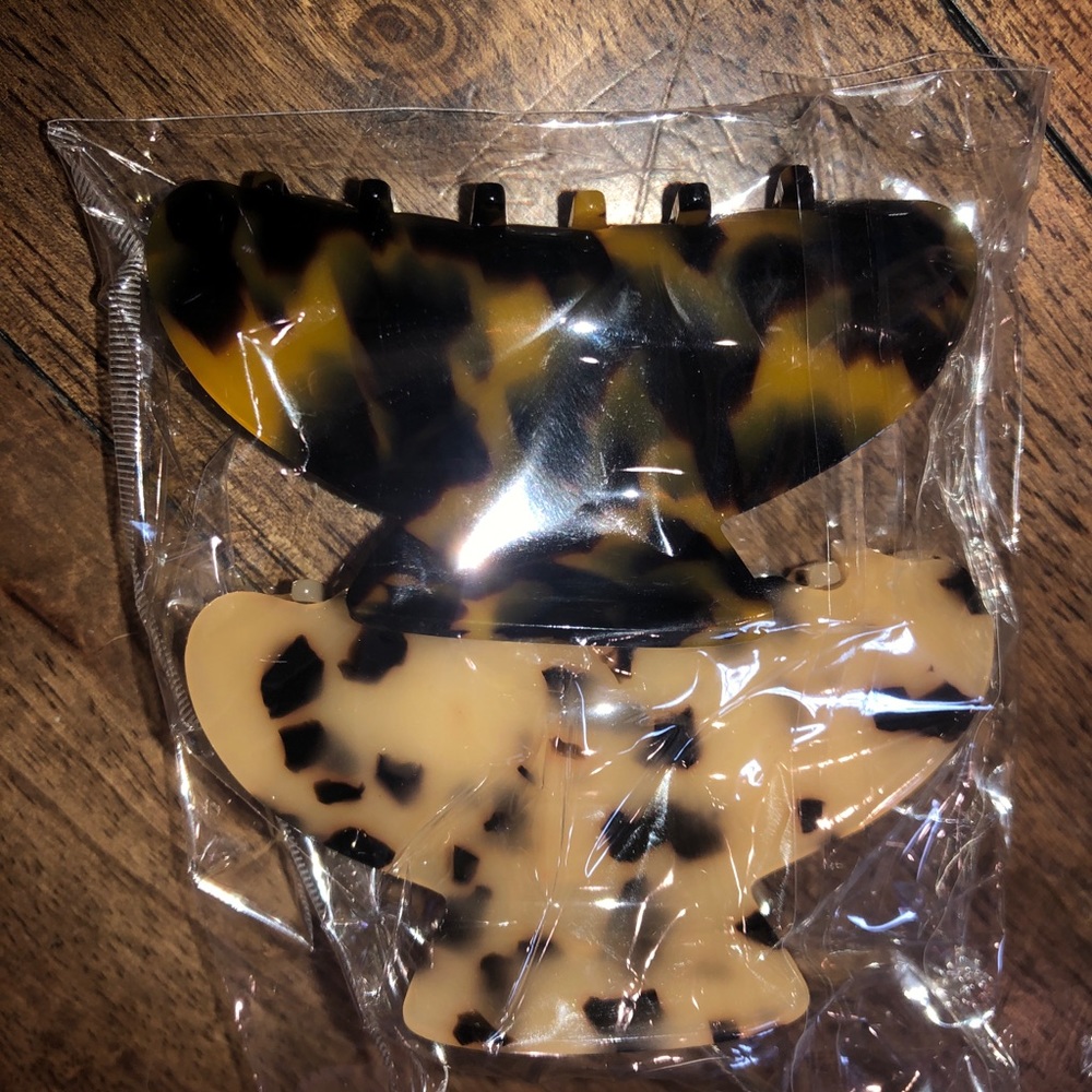 Tortoise Shell Hair Claws - Picture 1 of 2